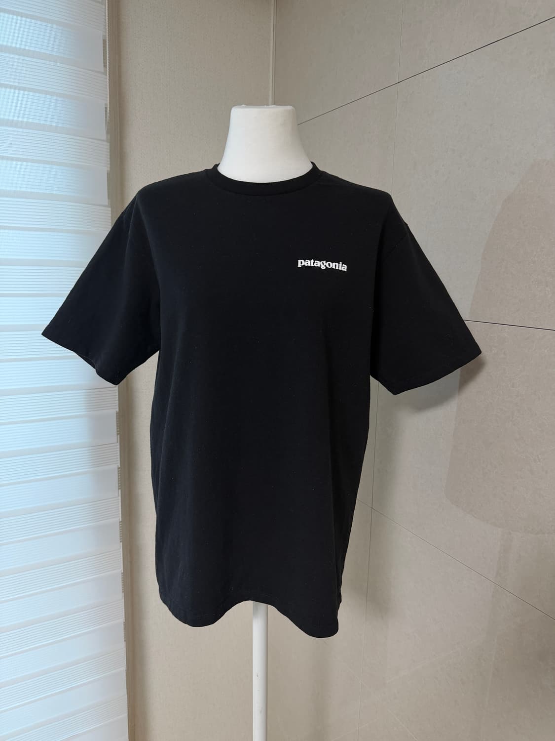 파타고니아 블랙 반팔 티셔츠 xs 상품이미지1