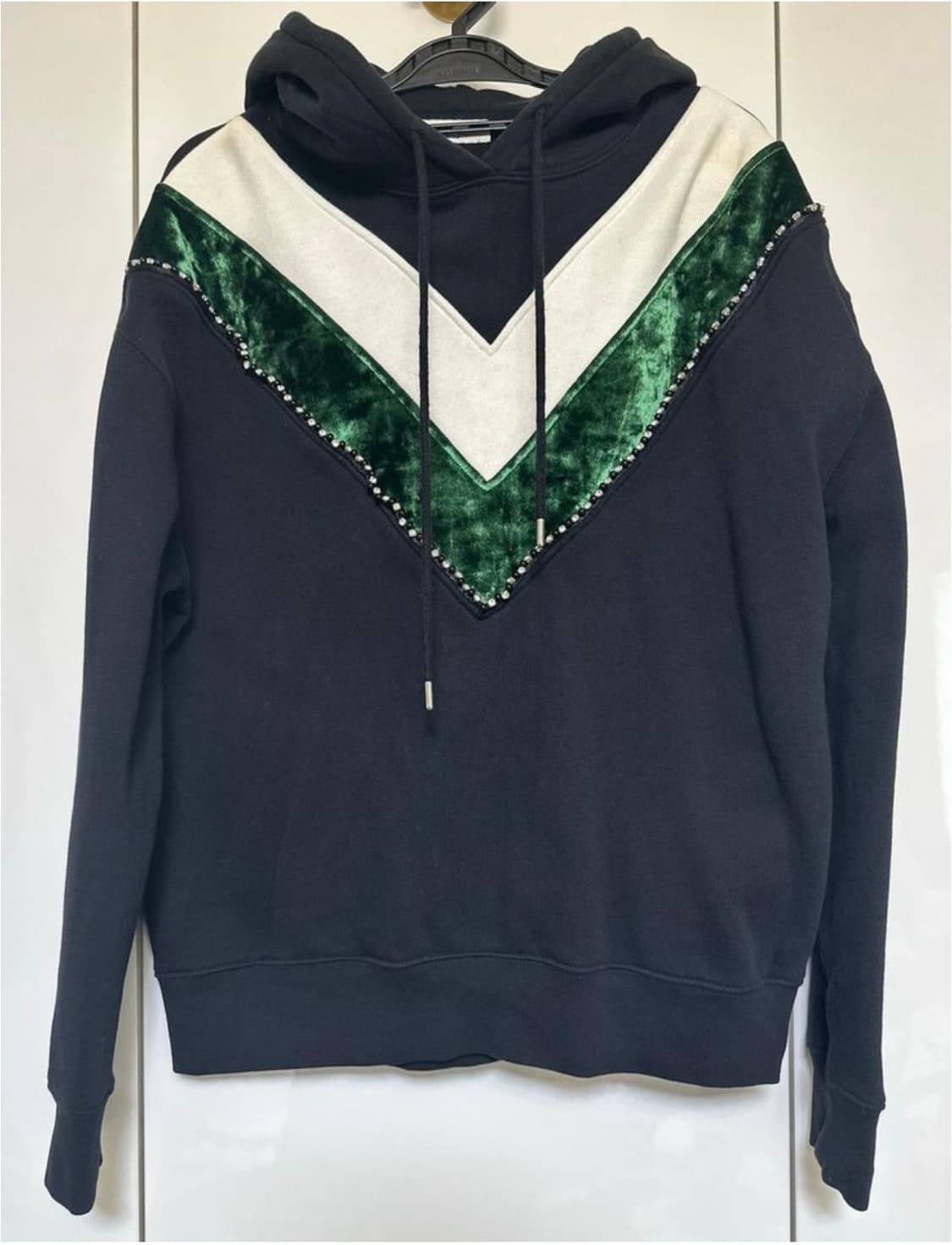 산드로 블랙 벨벳 포인트 기모후드티 상품이미지1