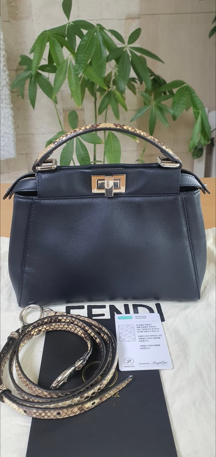 펜디 피카부 미니 몬스터 한정판 크로스백/숄더백 정품S급(감정서O) 상품이미지3