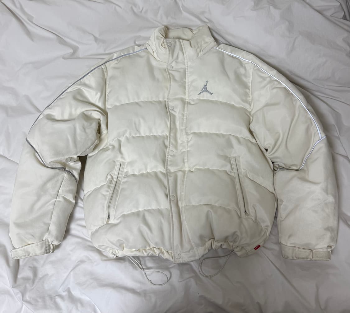 슈프림 조던 푸퍼 패딩 화이트 정품 (가격제안 가능) 상품이미지2