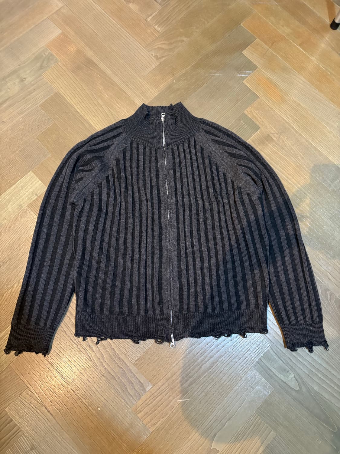 데미지 니트집업 가디건 상품이미지1