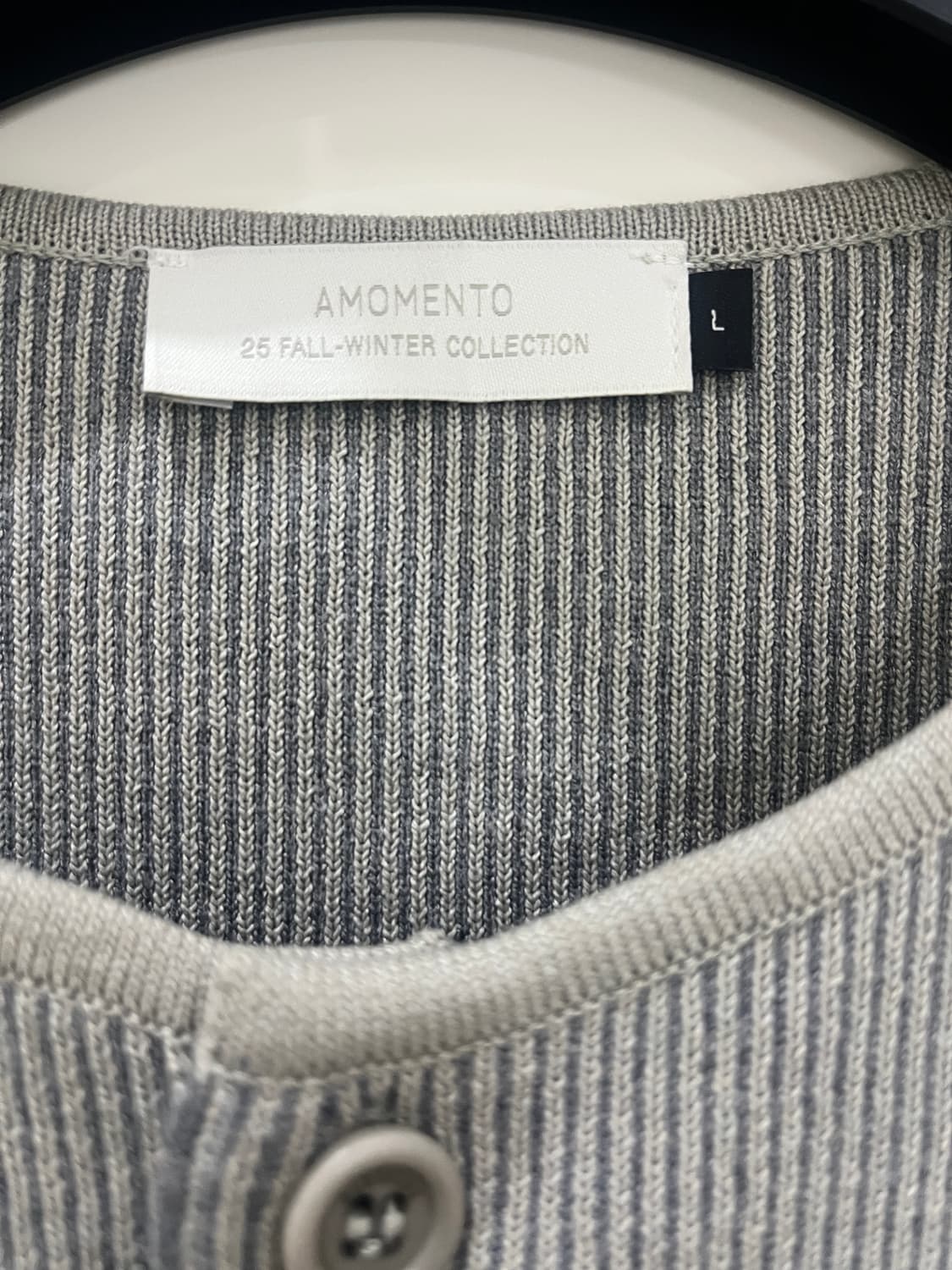 아모멘토 버튼업 스트라이프 가디건 그레이 L 상품이미지3