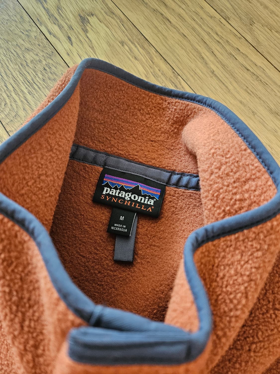 파타고니아 신칠라 헤비웨이트 버니쉬레드 상품이미지3