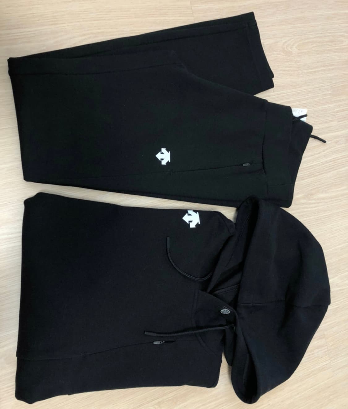 데상트 트레이닝세트 상품이미지3