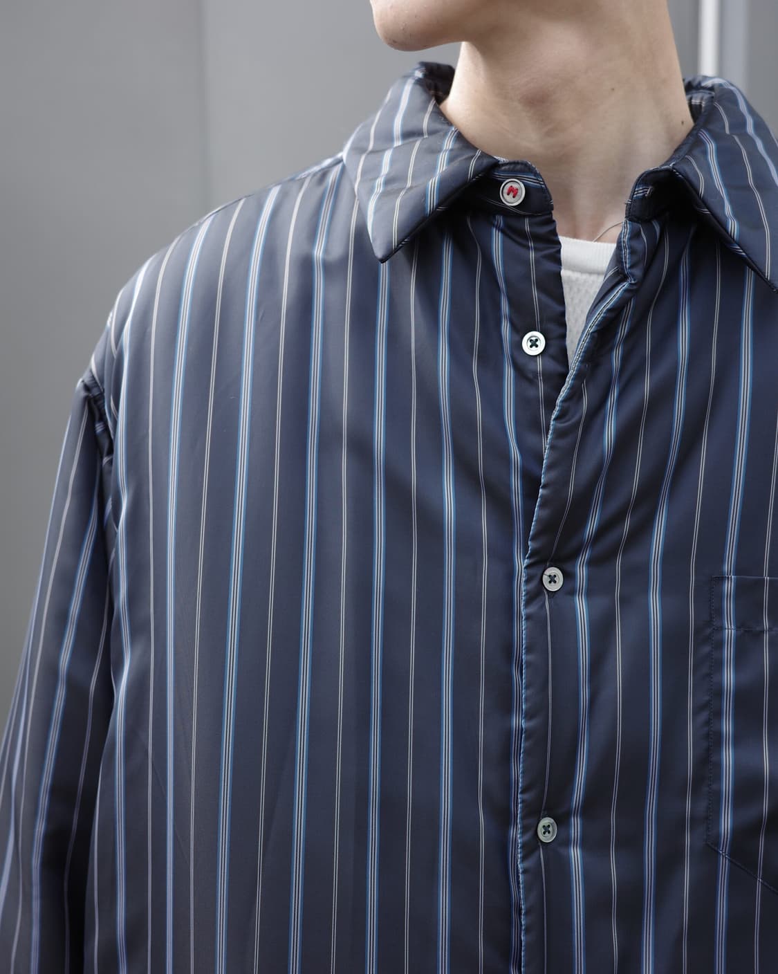 메종 마르지엘라 패디드 셔츠 네이비 스트라이프 40사이즈 상품이미지5
