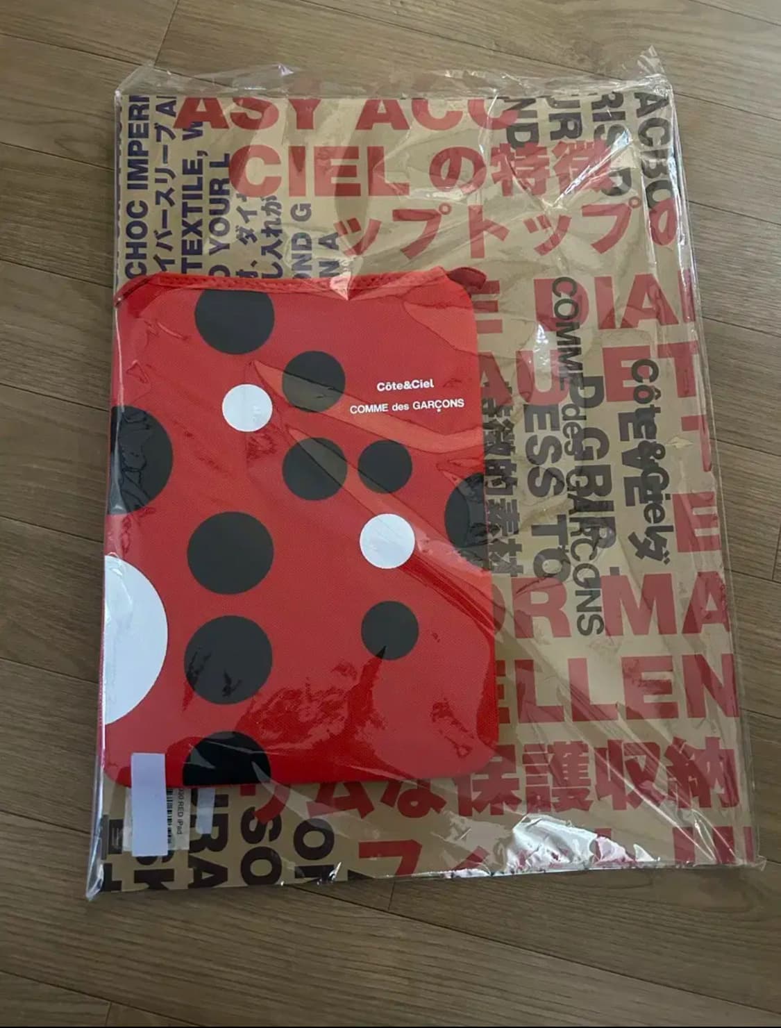 꼼데가르송 도트 파우치 상품이미지1