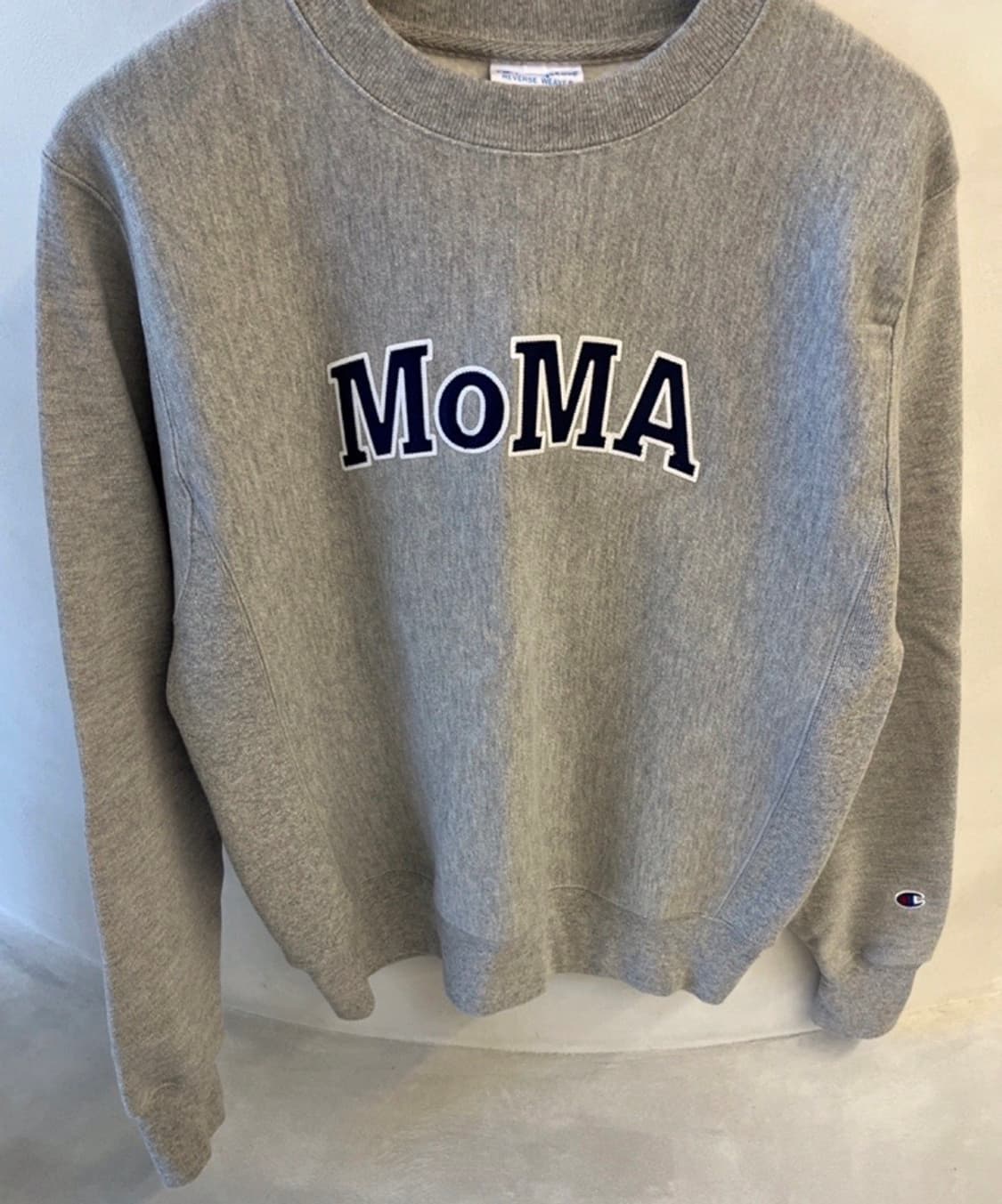 Moma x champion 기모맨투맨 상품이미지1