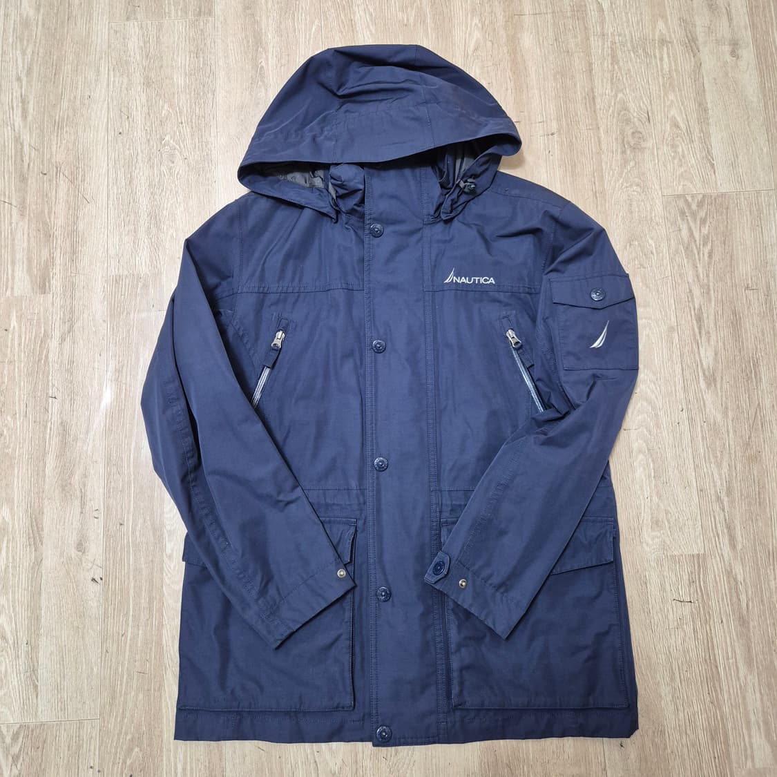 노티카 로고 네이비 바람막이 후드자켓 상품이미지1