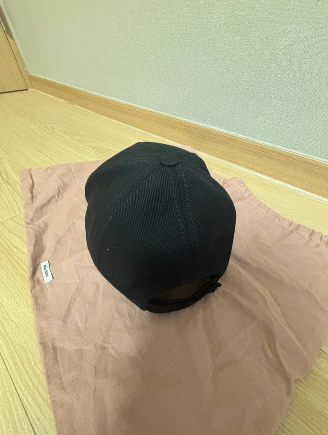 미우미우 볼캡 상품이미지3