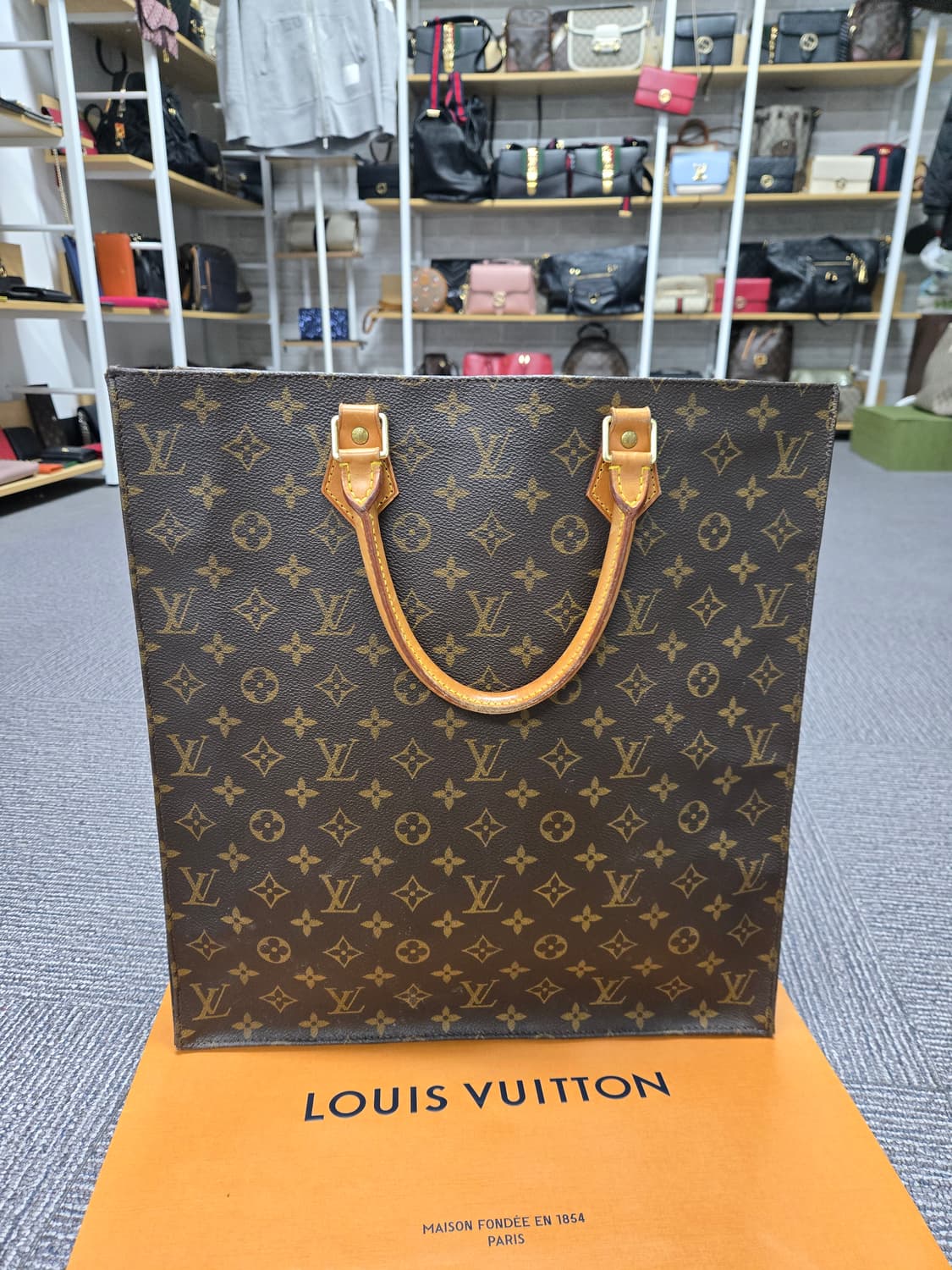 [특가][정품] 루이비통 삭플라 토트백 상품이미지1