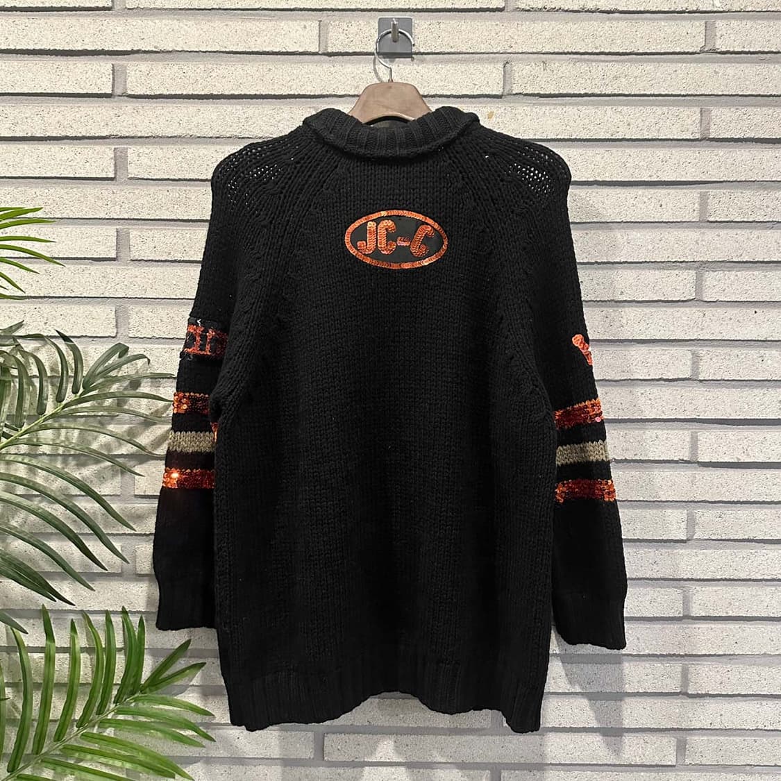 까스텔바작 하프 집업 니트 하이넥 니트 패치 스팽글 디테일 블랙 상품이미지2