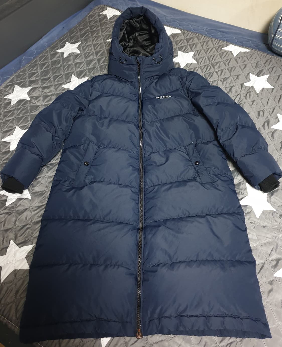 게스 오버사이즈 오리털 후드 롱패딩 네이비 (XS) 상품이미지1