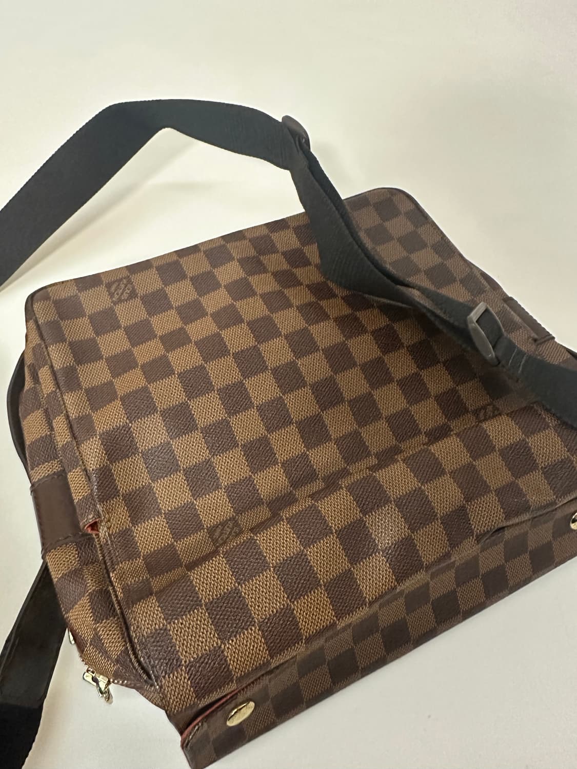 루이비통 다미에 에벤 나비글리오 메신저백 상품이미지2