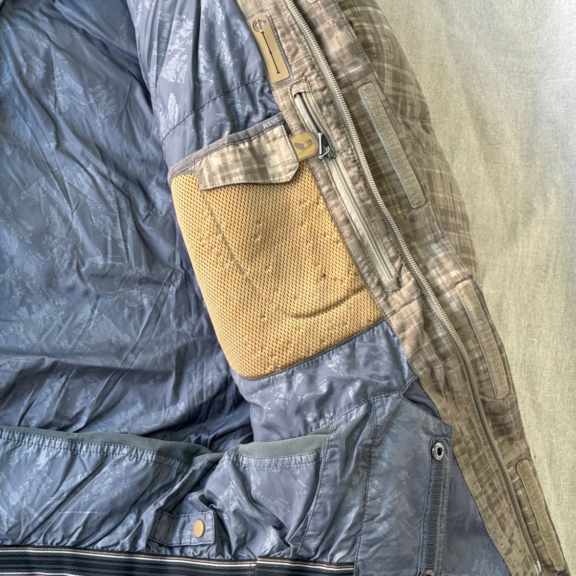 노스페이스 해외판 밀리터리 카모 후드 패딩 M(105) 상품이미지7