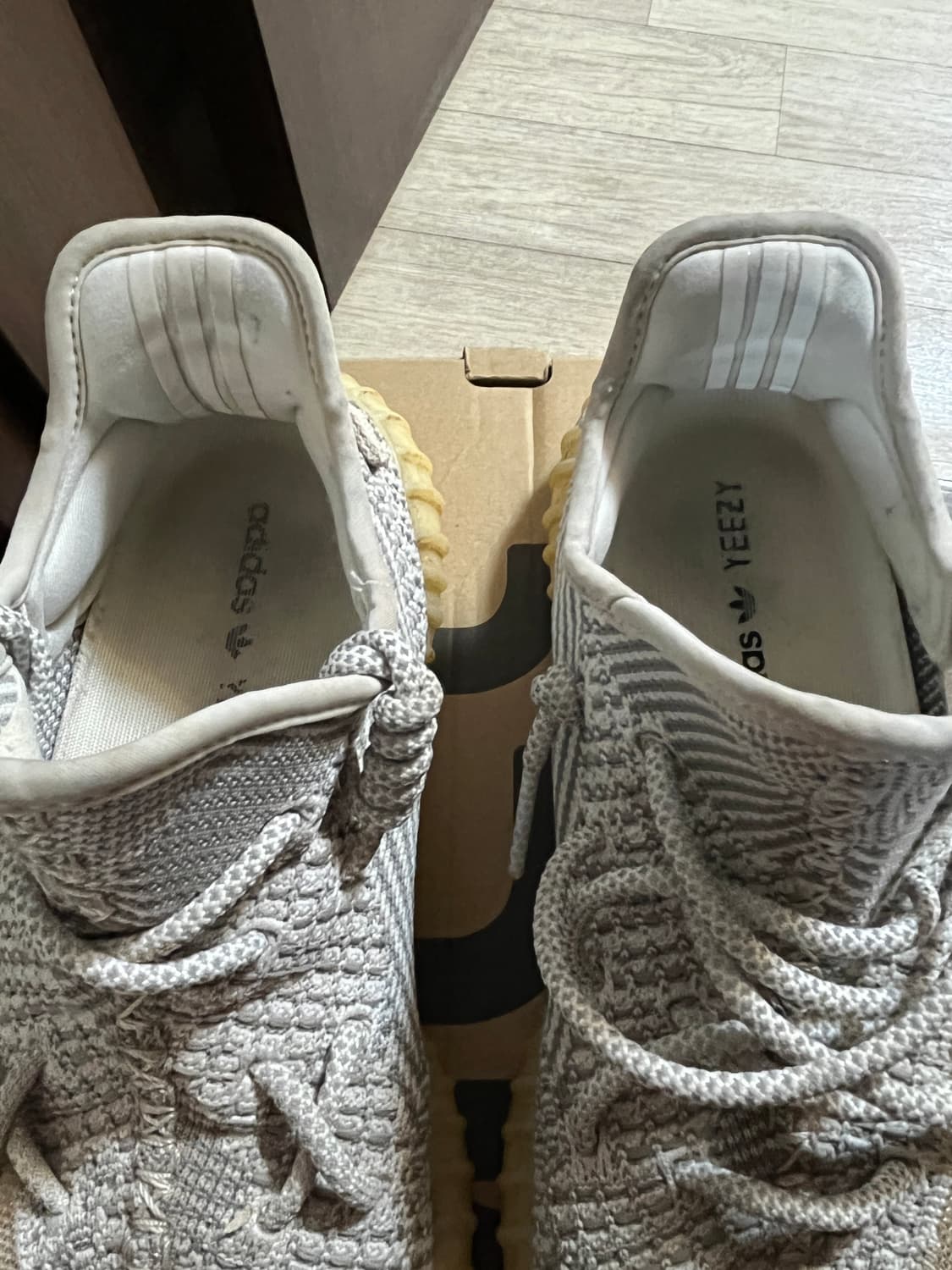 아디다스 이지부스트 350 V2 스태틱 285 상품이미지7