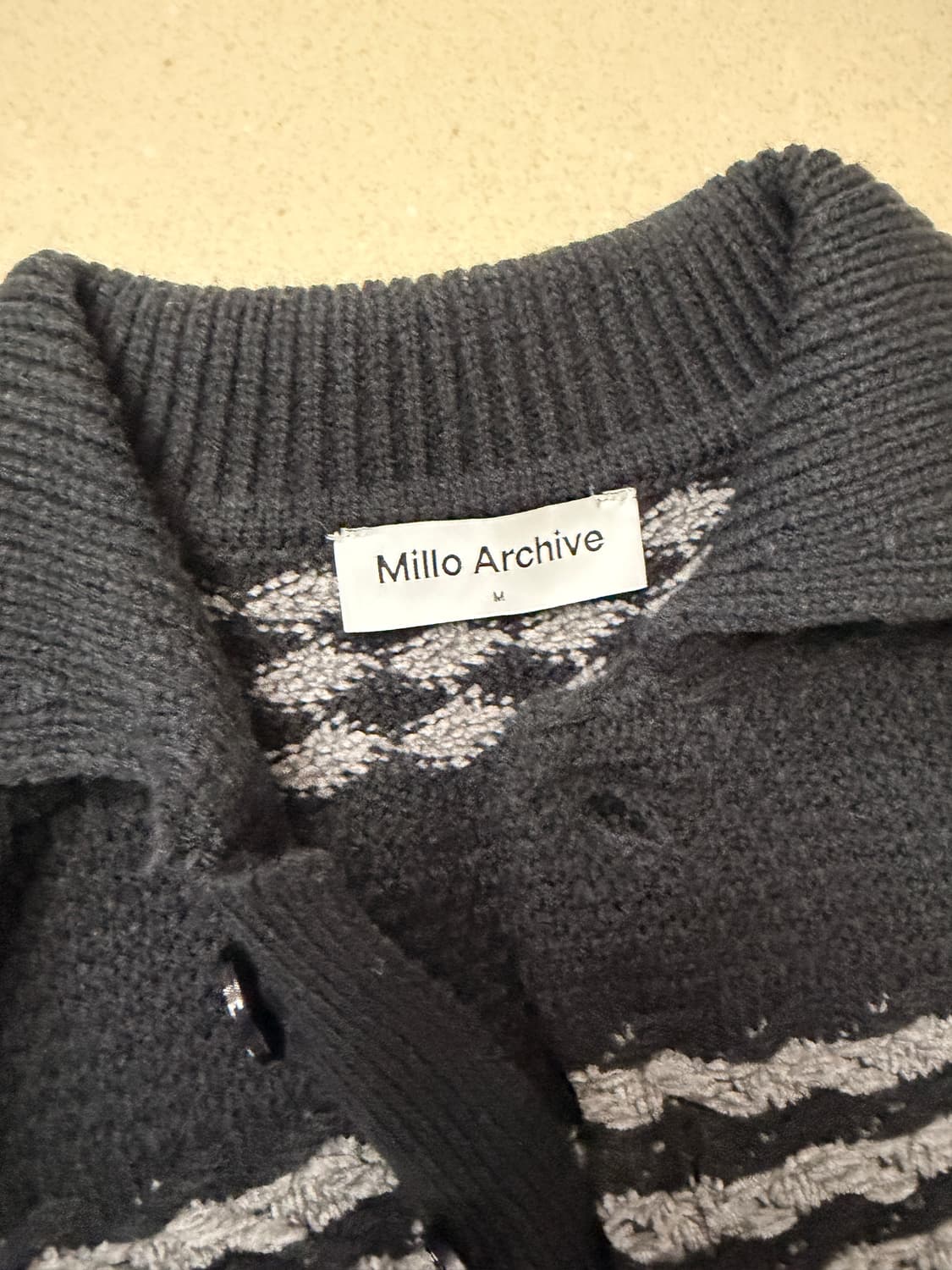 밀로 아카이브 카라 니트 상품이미지3