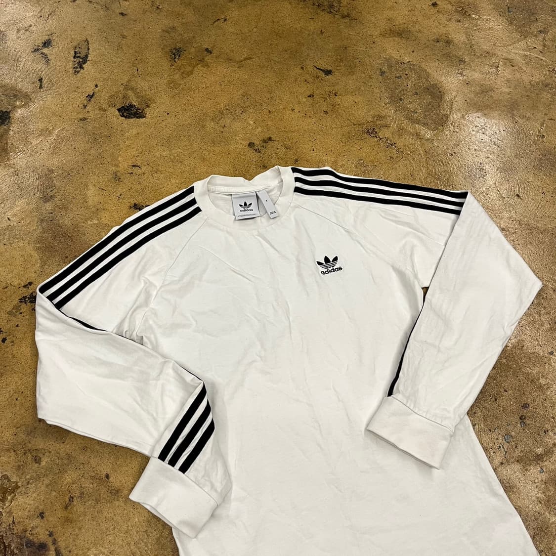 아디다스 흰검 화이트 롱슬리브 상품이미지1