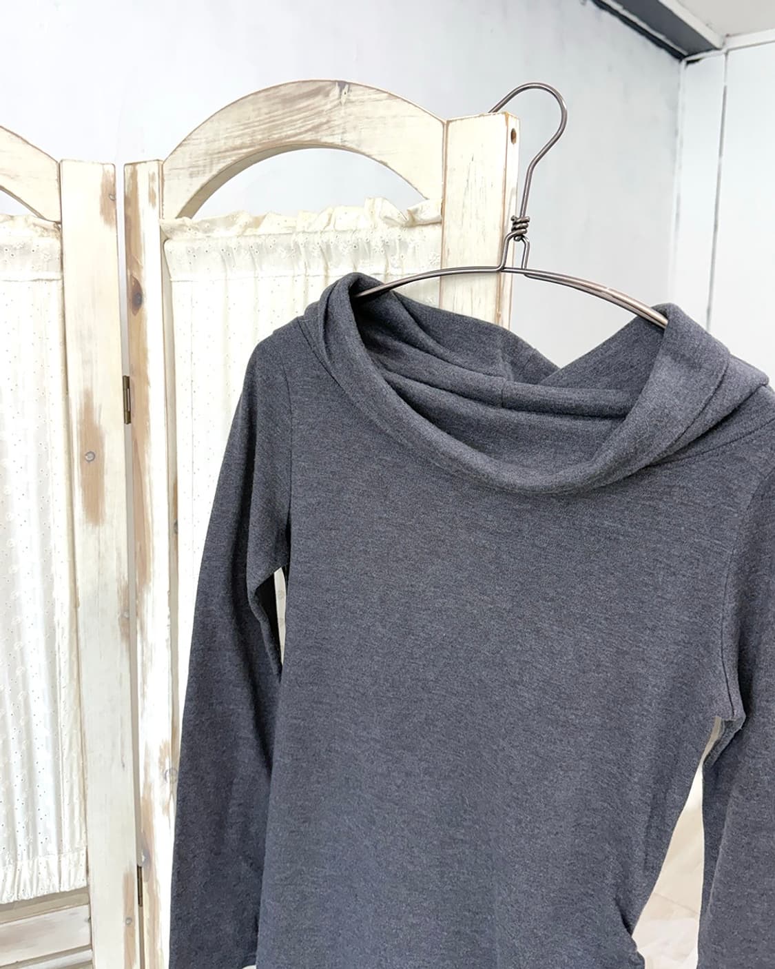 Gray Shirring Off-Shoulder Longsleeve 상품이미지7