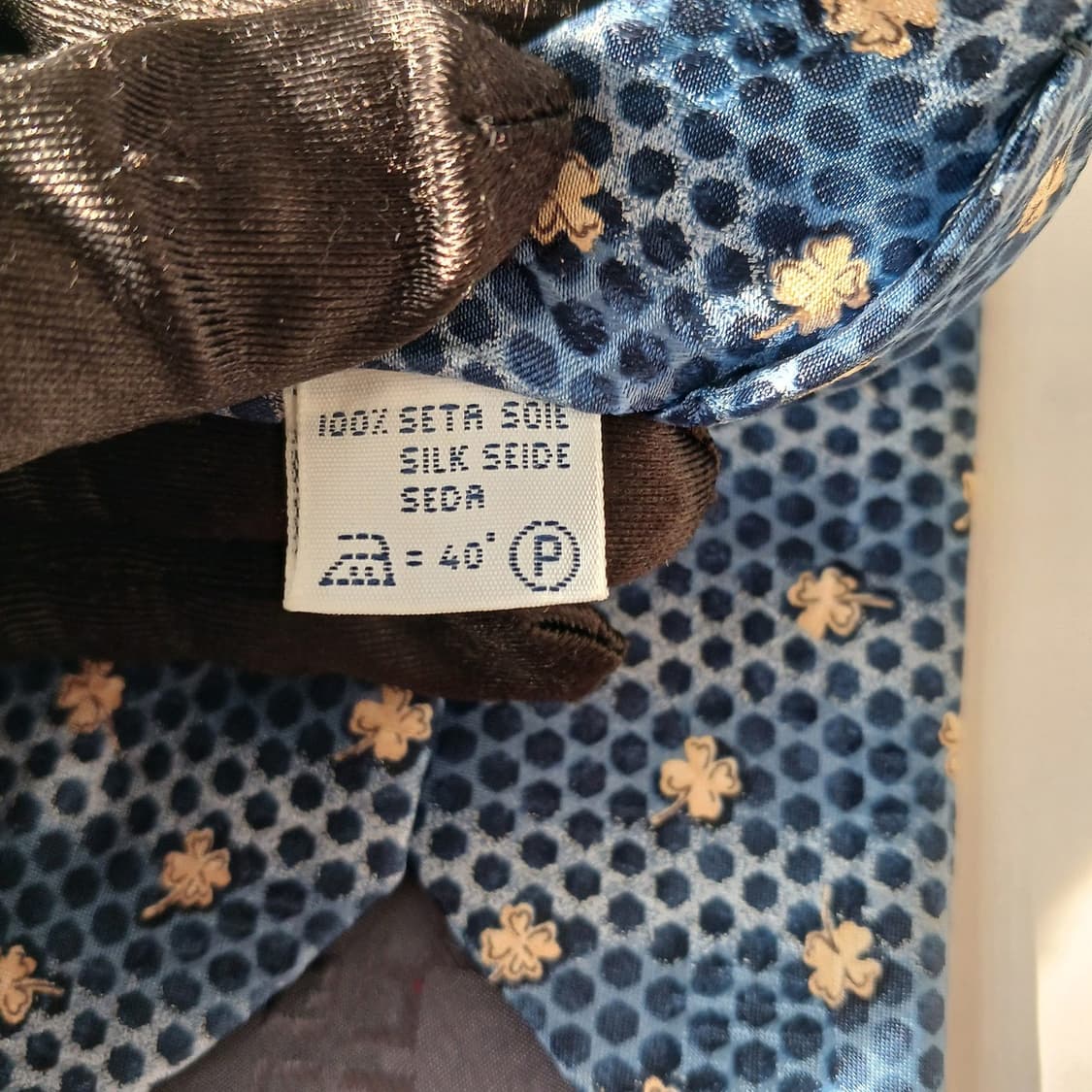 지방시 실크 네잎클로버&홀로그램 넥타이 9.6cm A+등급 A19209
 상품이미지8