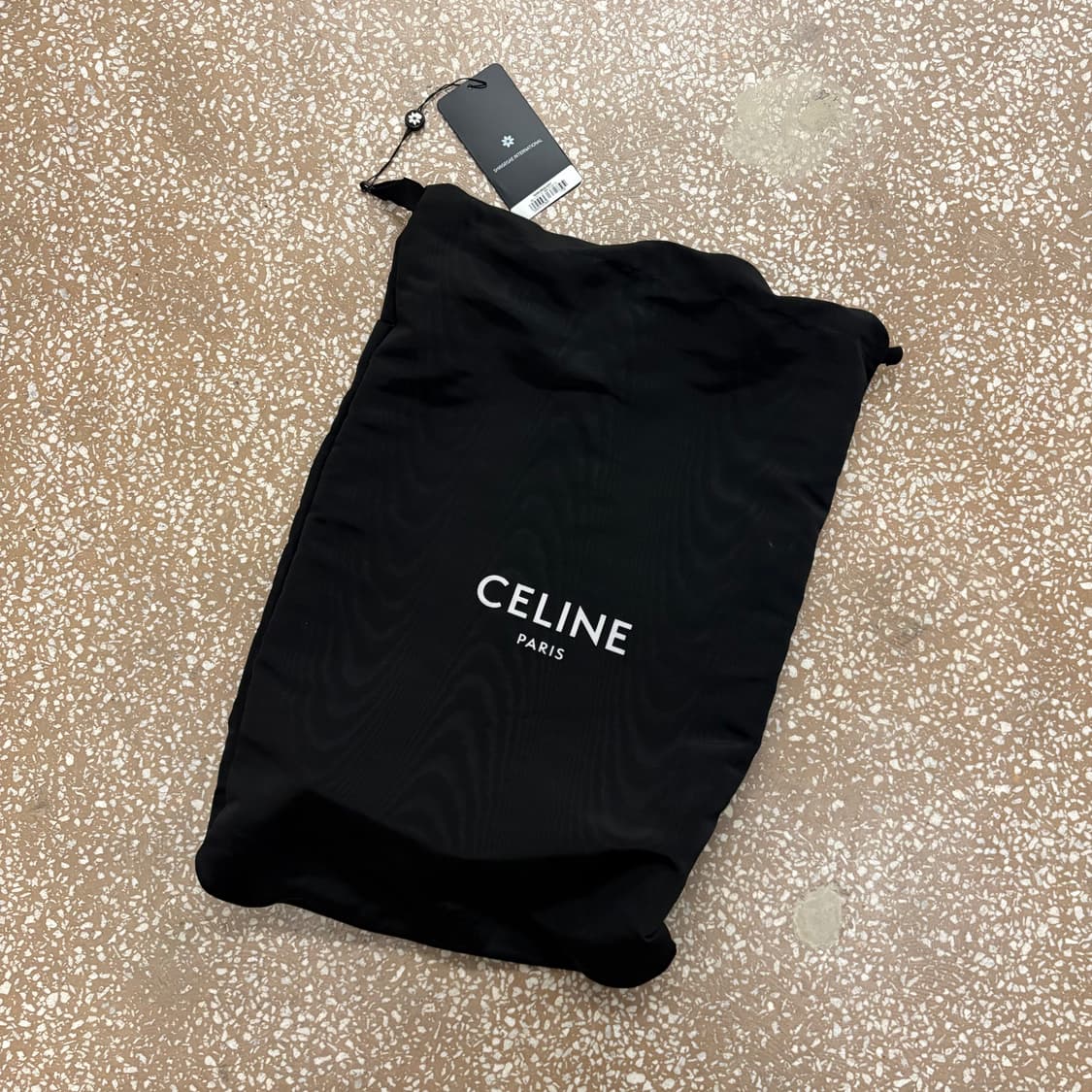 셀린 버건디 버티컬 카바스 스몰 토트백 상품이미지9