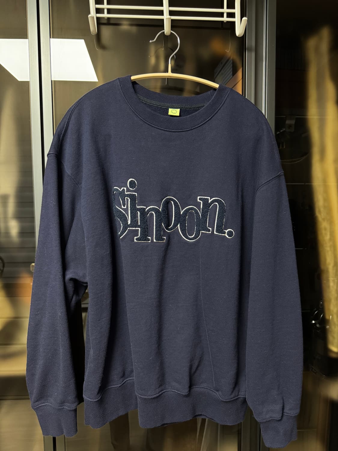 시눈 부클 로고 맨투맨 네이비 상품이미지3