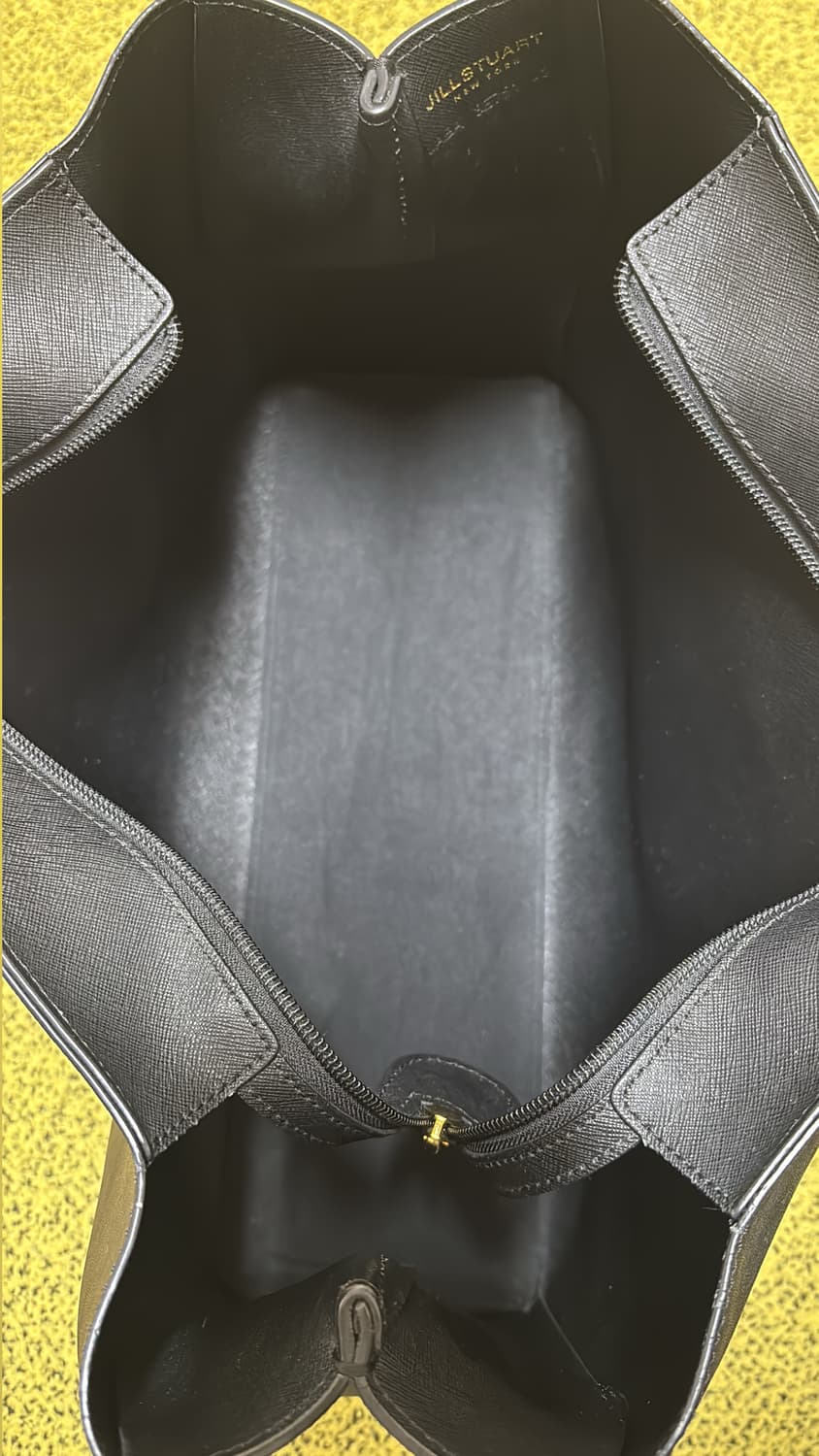 질스튜어트 블랙 하트참 토트백 상품이미지6