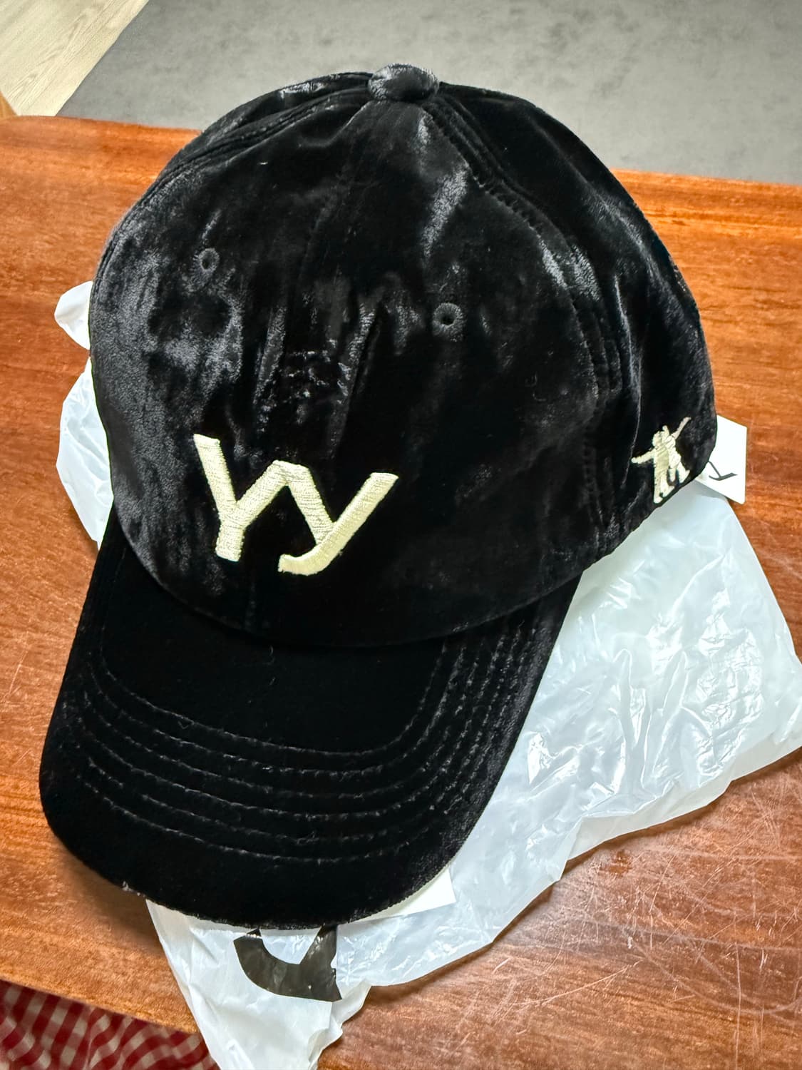 오픈와이와이 벨벳 볼캡 모자 상품이미지2