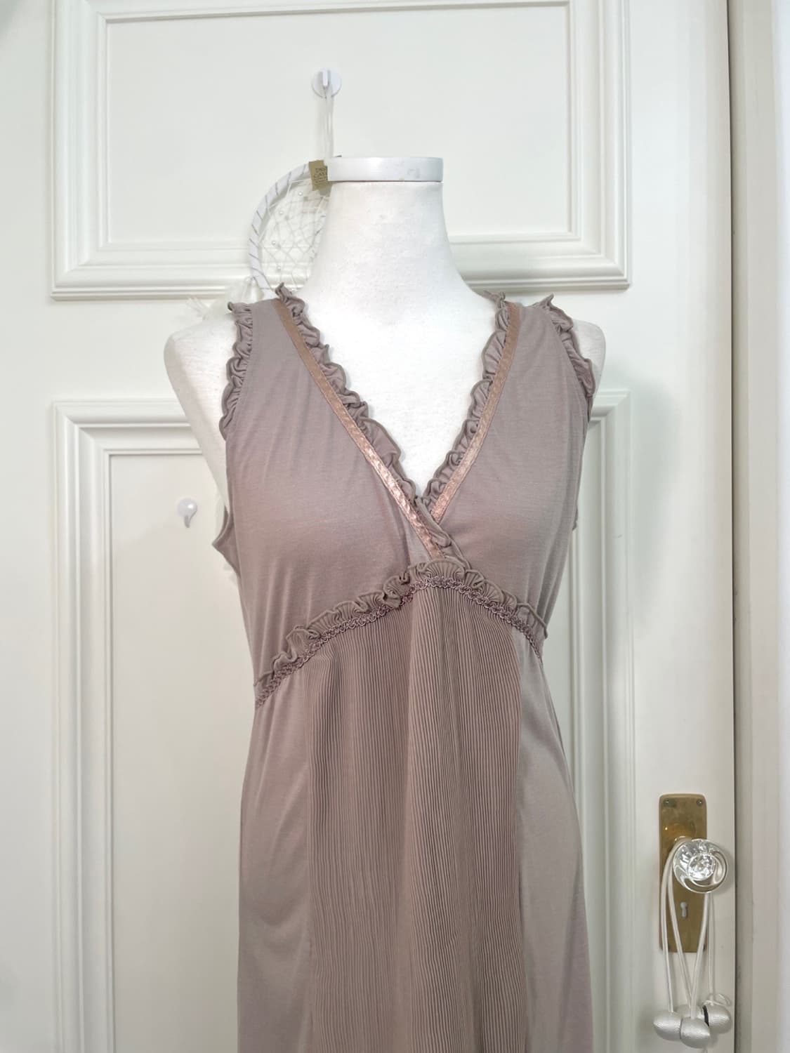 dark beige cotton pleats v-neck summer o 상품이미지5