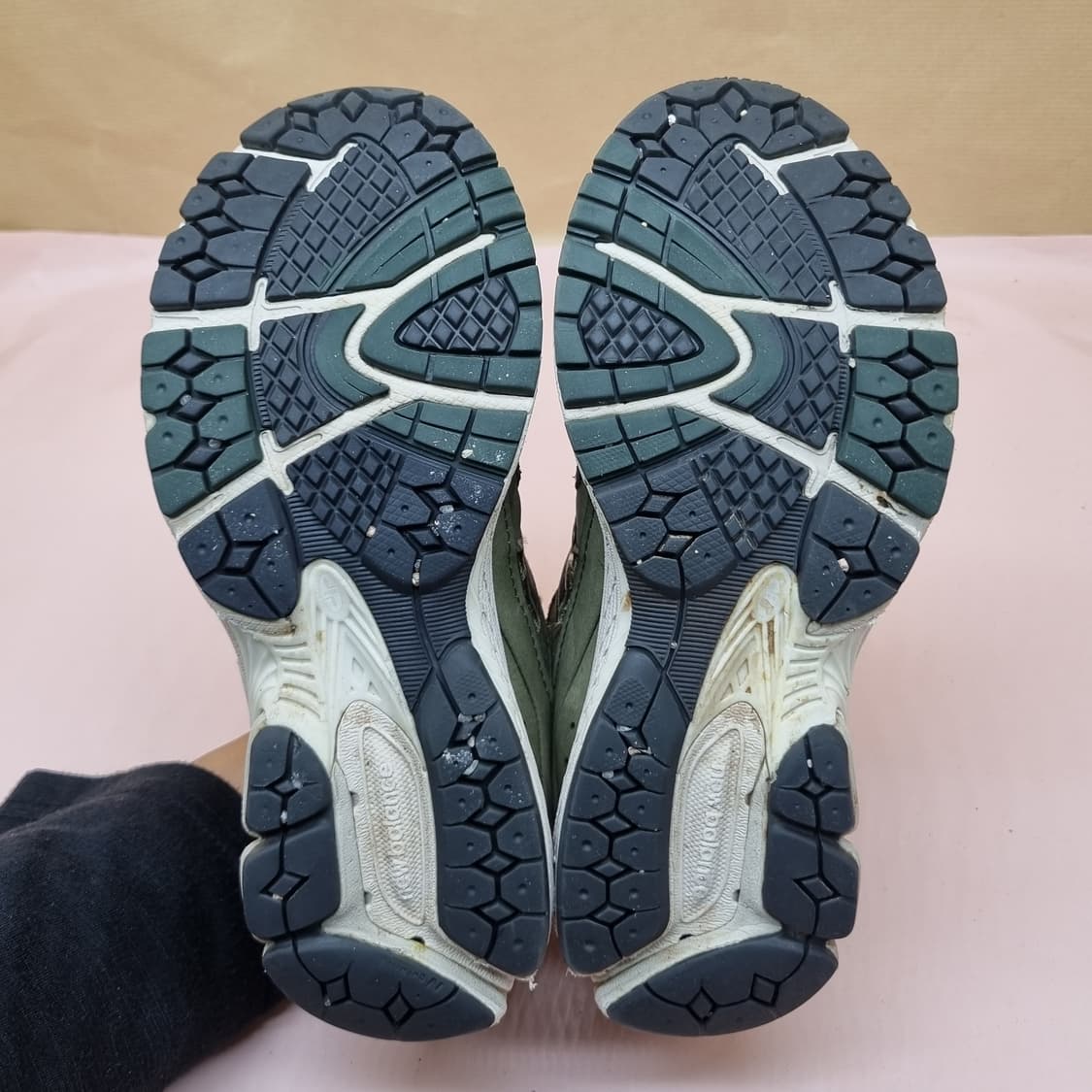 뉴발란스 2002R 운동화 225 상품이미지3