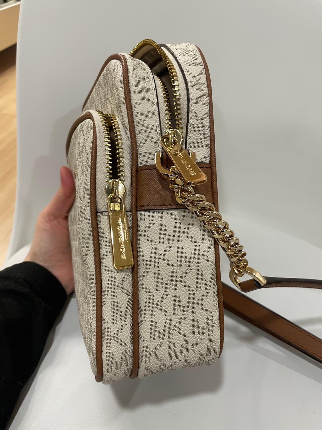 마이클코어스 MK 로고 크로스백 가방 상품이미지5