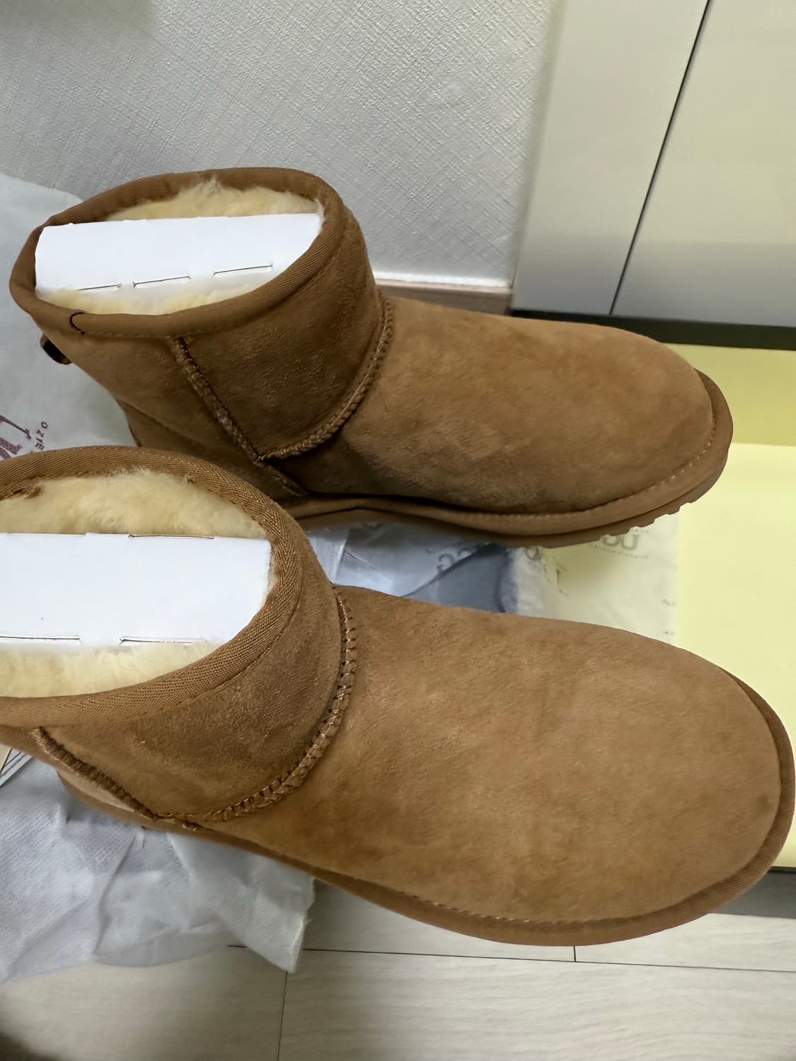 UGG 클래식 미니 Chestnut 250 상품이미지4