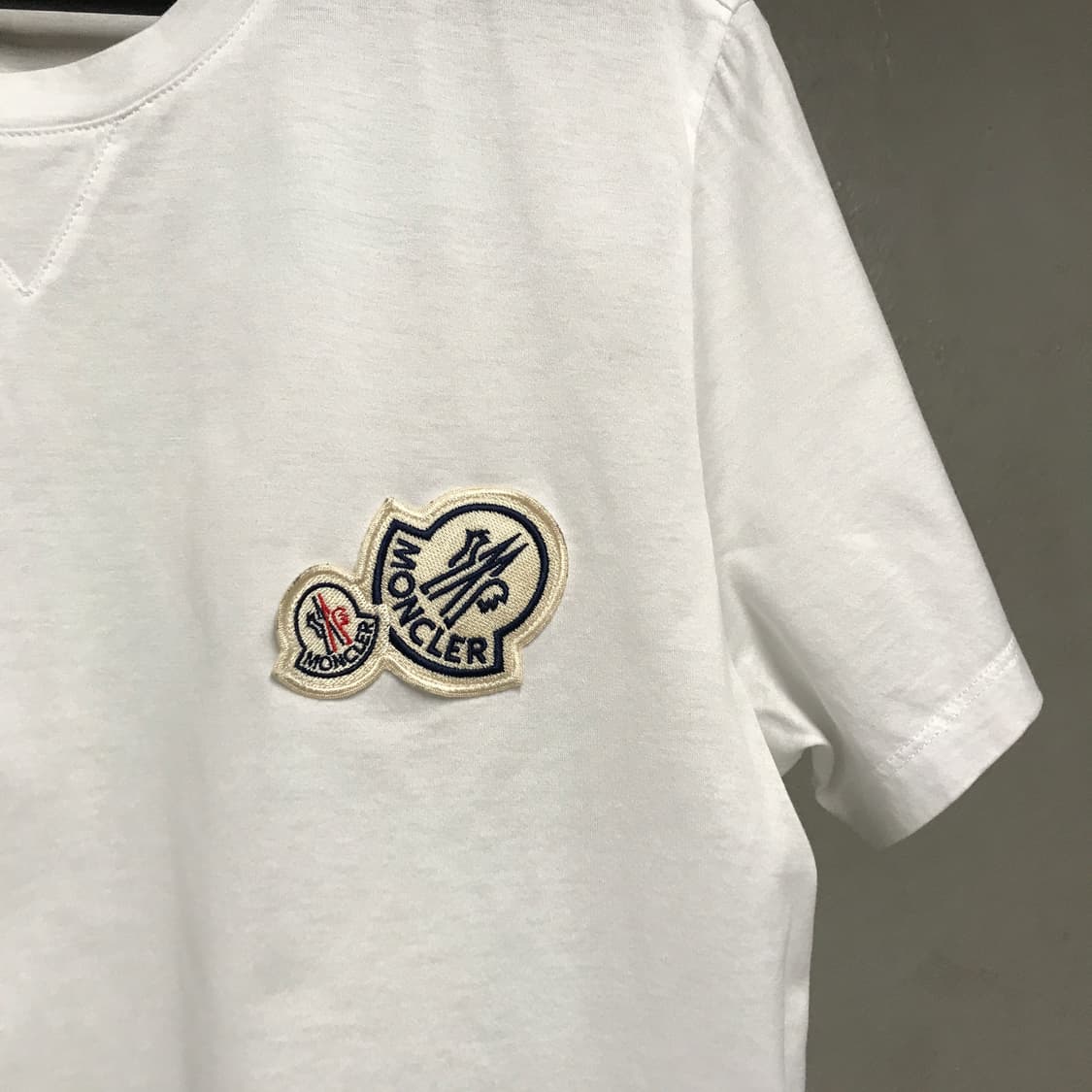 몽클레어 화이트 반팔 티셔츠 M 상품이미지4