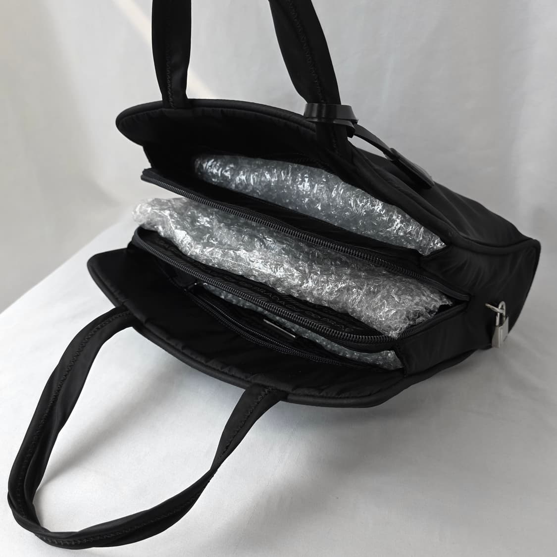 [정품 PRADA] 프라다 직사각 포코노 나일론 여성 토트백 상품이미지6