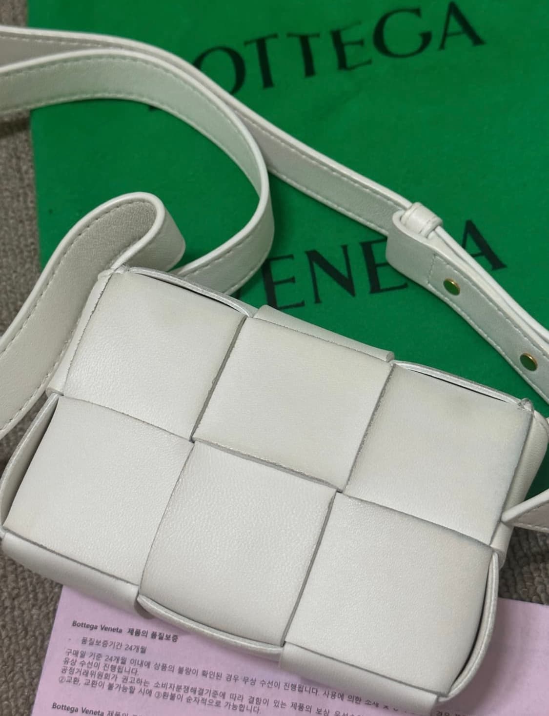 보테가베네타 카세트미니백 상품이미지5