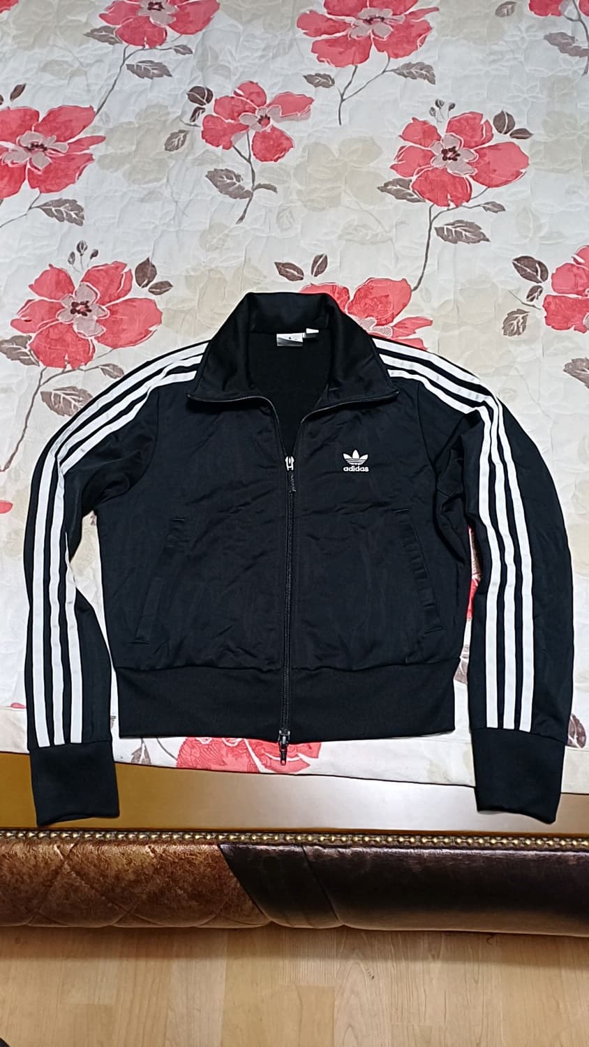 아디다스 크롭저지 90 여성55 가슴46 기장50 상품이미지1