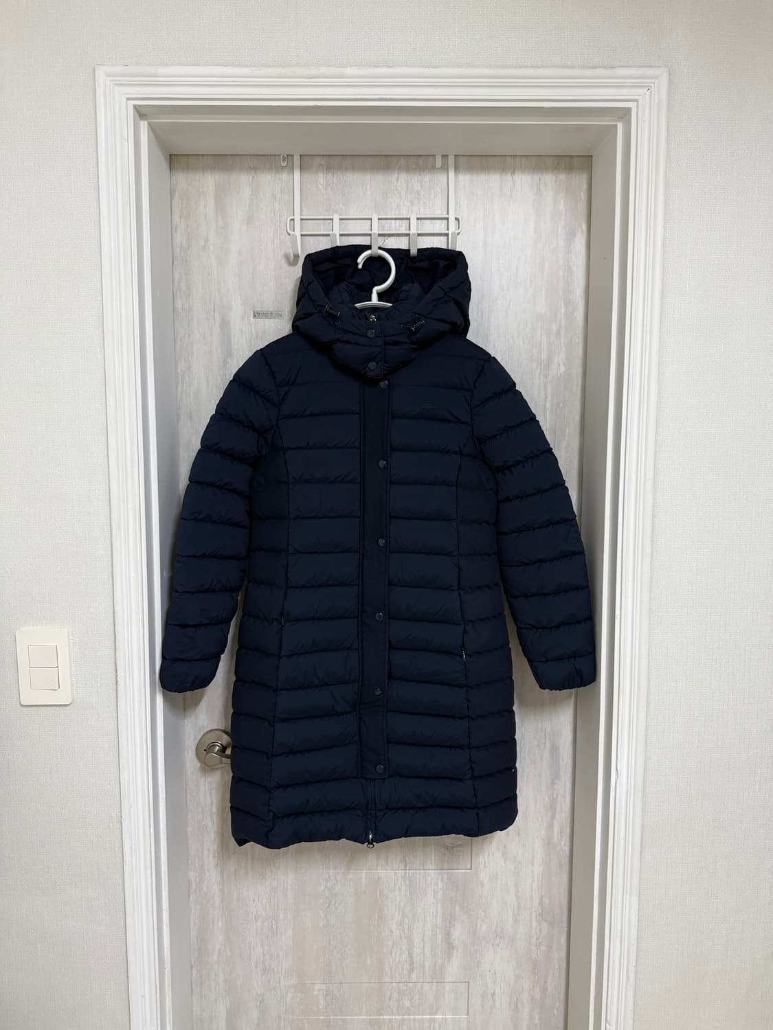 여성 34 (90) / 라코스테 구스다운 중기장 패딩 점퍼 다크네이비 상품이미지1