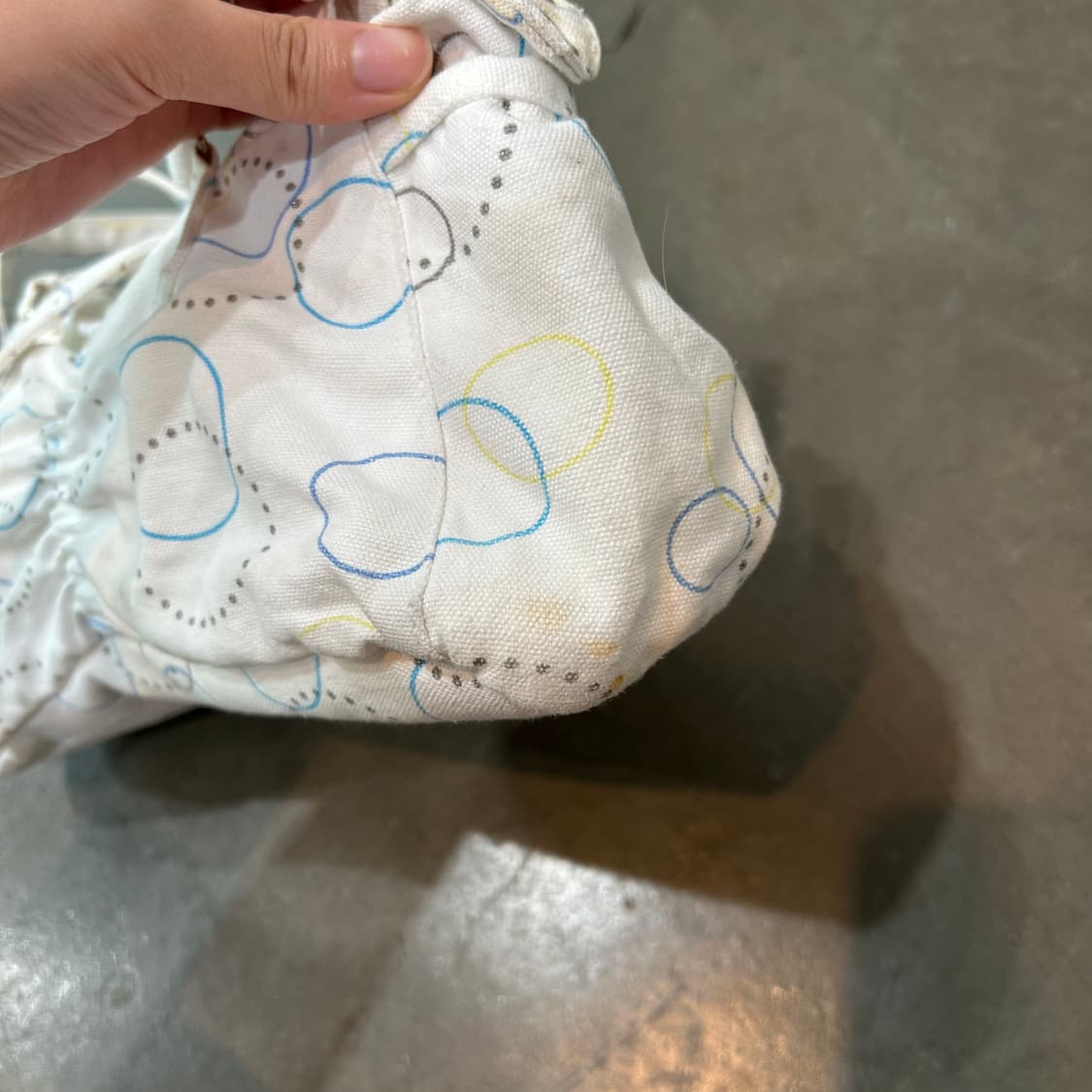 화이트 도트패턴 숄더백 상품이미지6