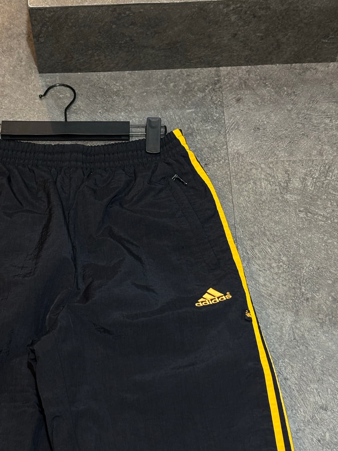 아디다스 올드스쿨 우븐팬츠 트랙팬츠 조거팬츠 블랙 M사이즈 상품이미지4