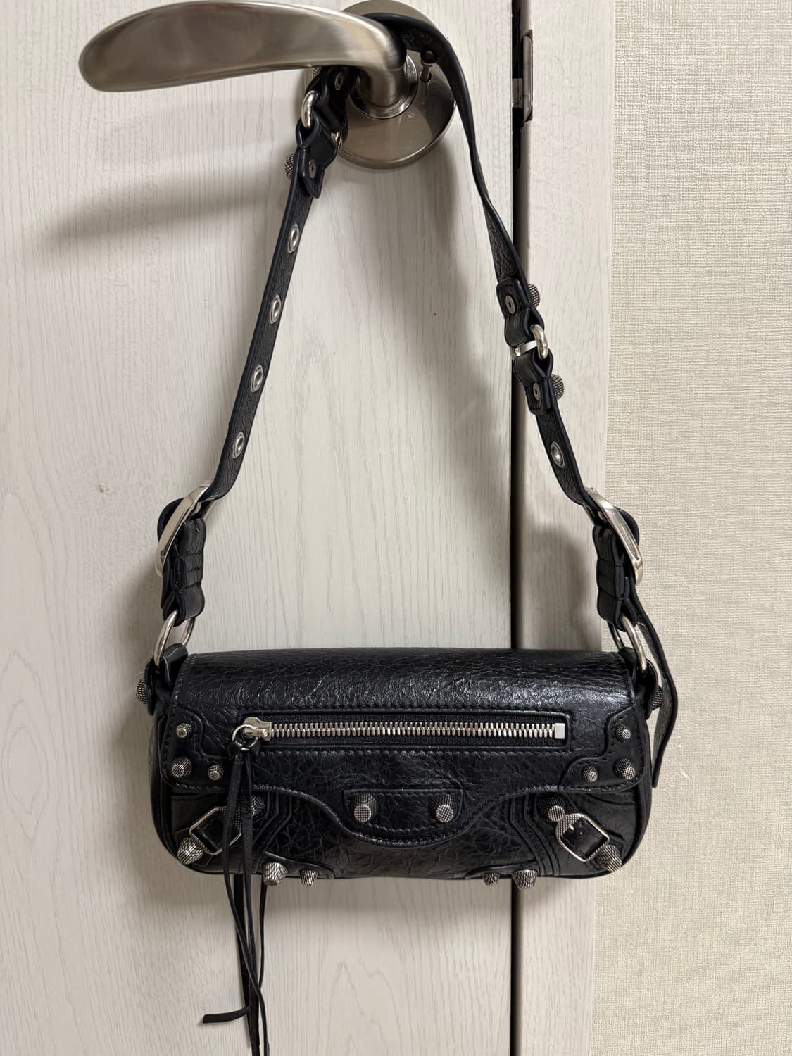 발렌시아가 르카골 슬링백 xs 상품이미지3