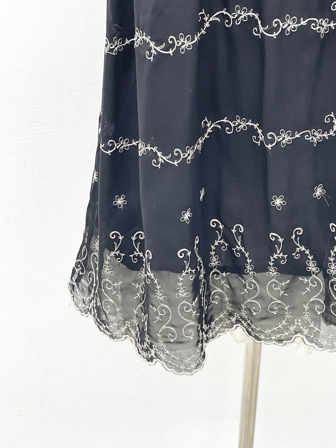 블랙 엔틱 자수 시어 원피스 상품이미지3