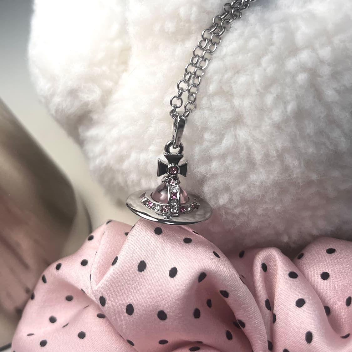 비비안웨스트우드 핑크 orb 목걸이 상품이미지2