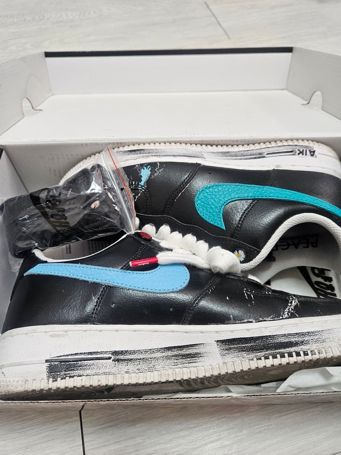 나이키에어포스1 파라노이즈블랙 상품이미지9