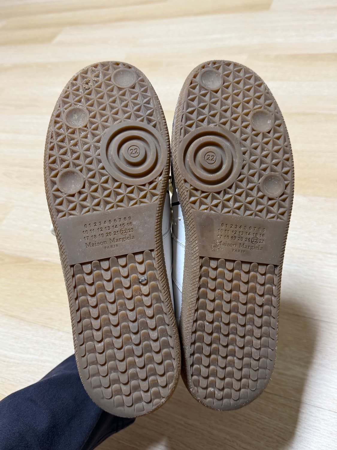 메종 마르지엘라 독일군 페인트 스니커즈 43 (270~275) 상품이미지4