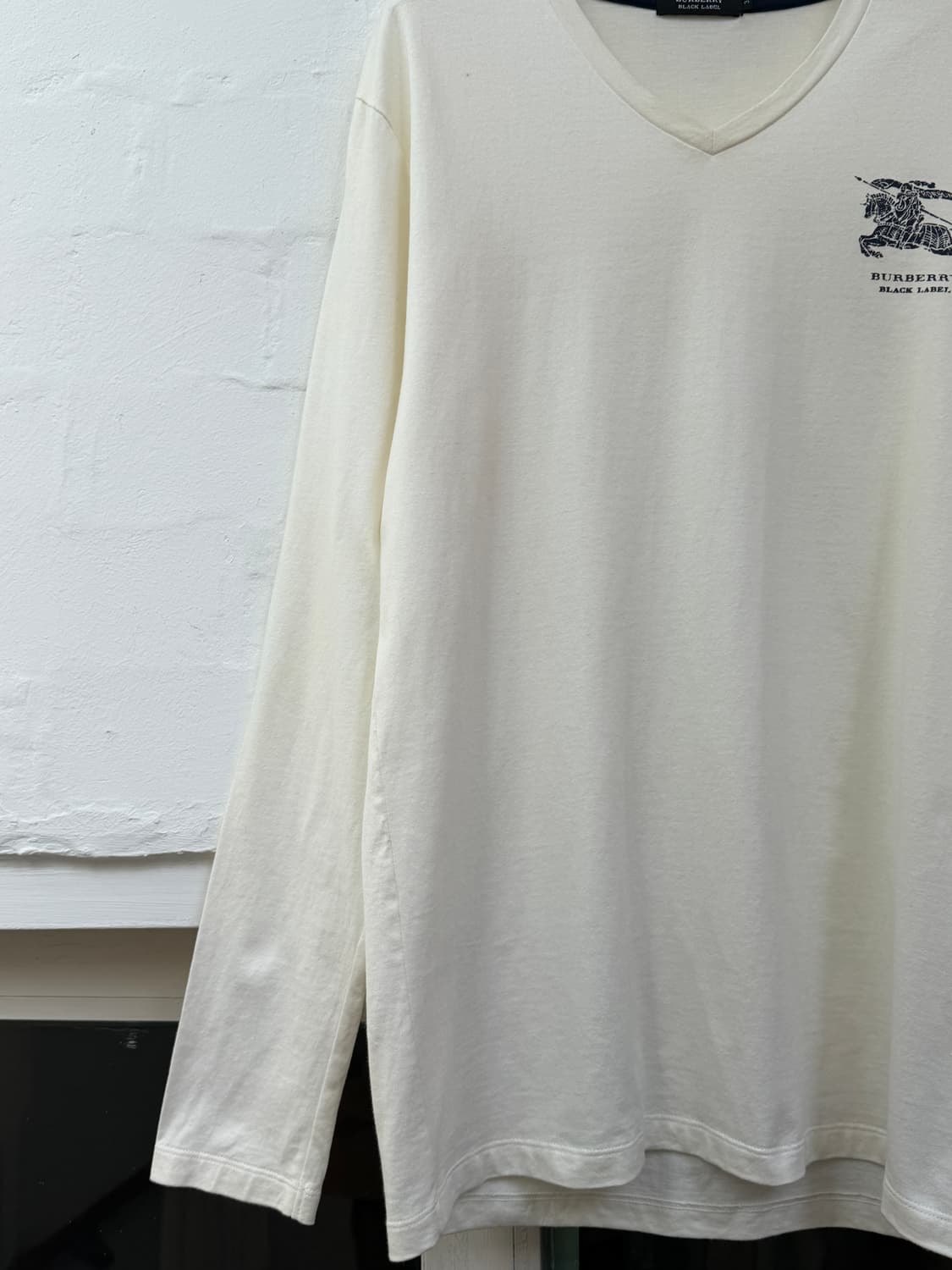 Burberry 버버리 블랙라벨 아이보리 브이넥 긴팔티 3 상품이미지4