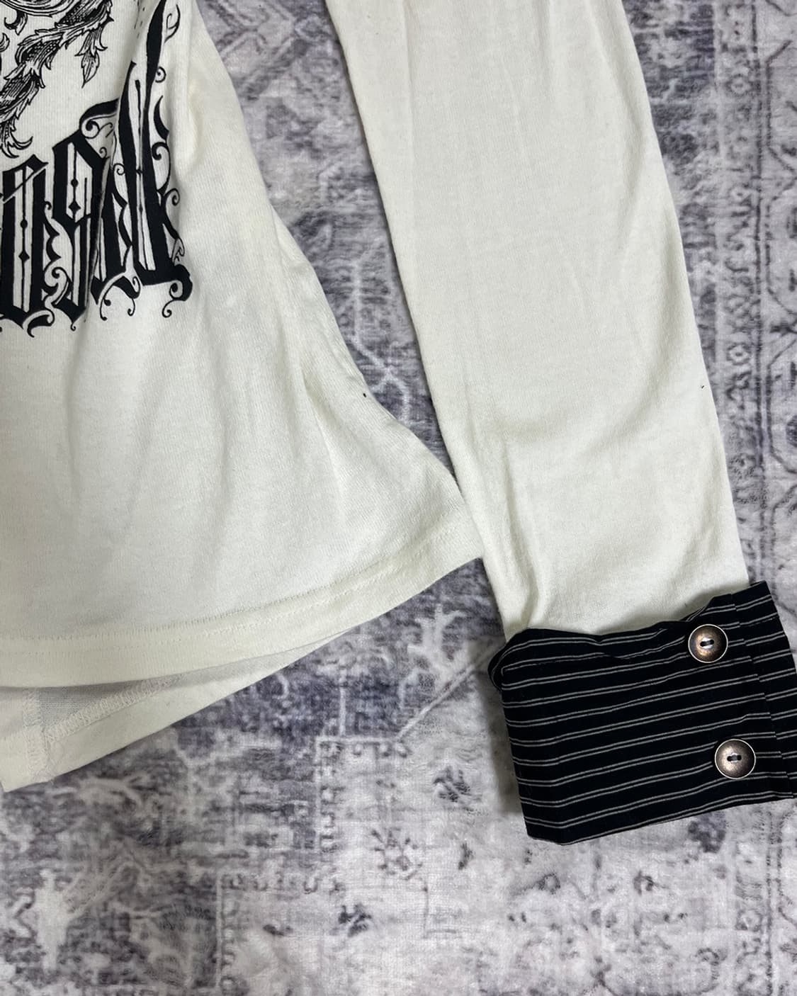 Algon Quins Gothinc printing long sleeve 상품이미지7