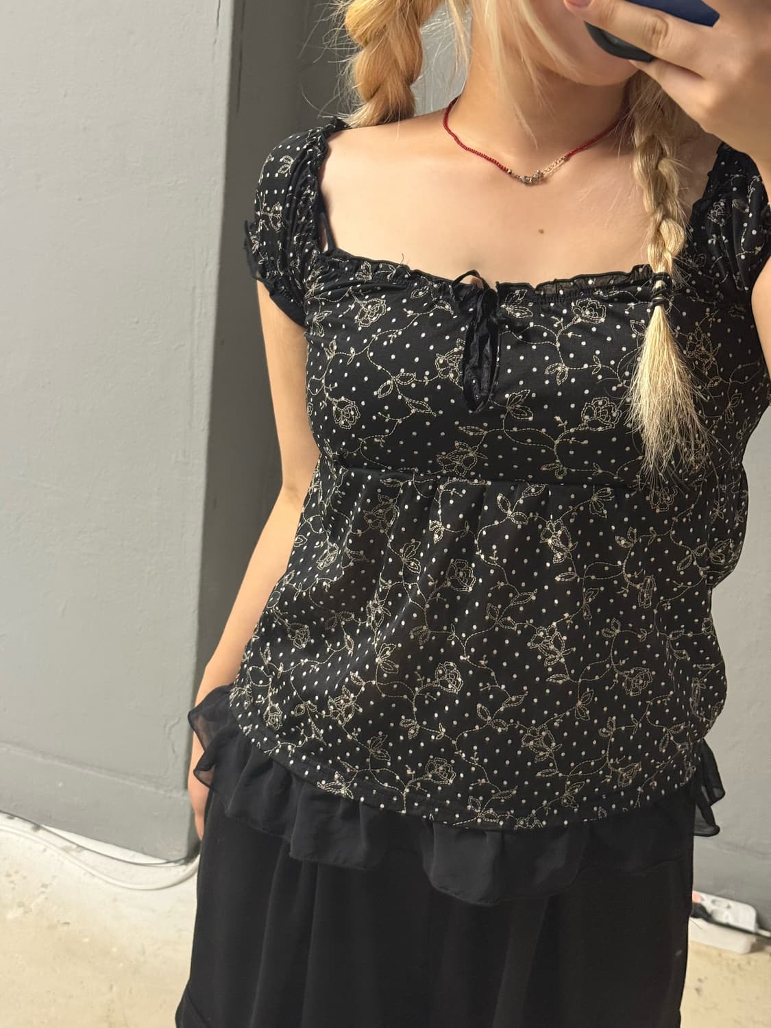 flower & dot pattern off-shoulder top 상품이미지4