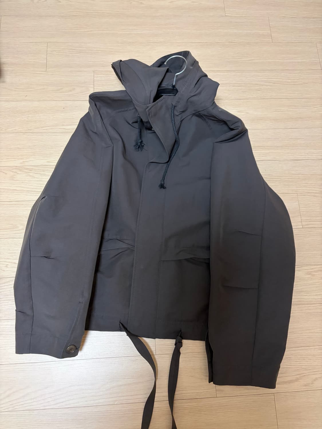 Hidden Pocket Hooded Jacket [Charcoal] 상품이미지3