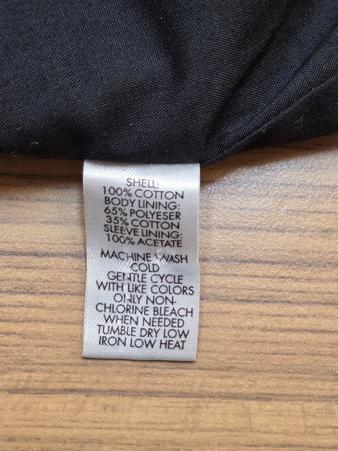 깔끔한 블랙 색상의 캘빈클라인 여성 자켓입니다. 100% 면 재질이라 착 상품이미지4