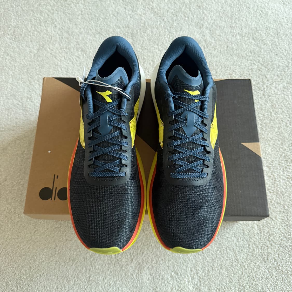 디아도라 가라카본 3 280 카본 러닝화 상품이미지4