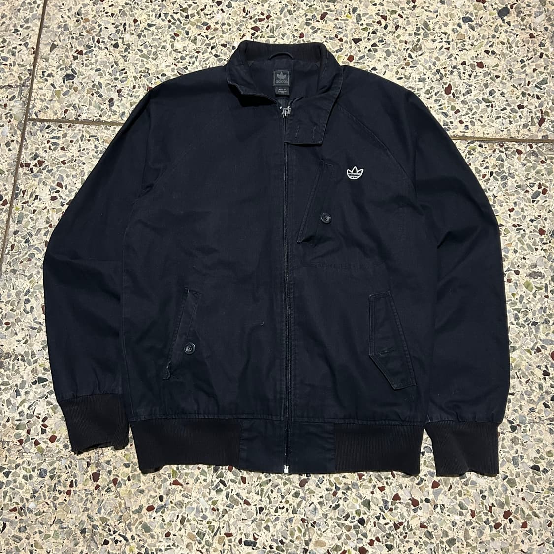 아디다스(ADIDAS) 블랙 바라쿠타 자켓 상품이미지1